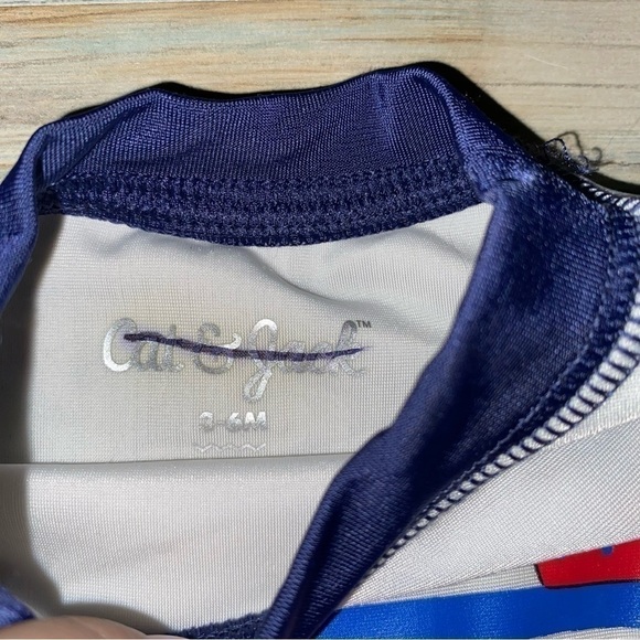 Cat & Jack Rashgaurd - Picture 3 of 3